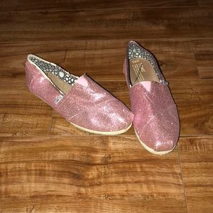 Sparkling pink Toms brand new!!!